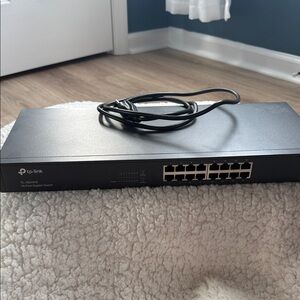 TP-Link 16-port Gigabit Switch Black